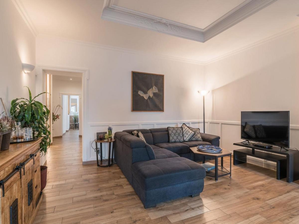 The Best Rent - Elegant Three-bedroom A Few Steps From Fontana Di Trevi Rom
